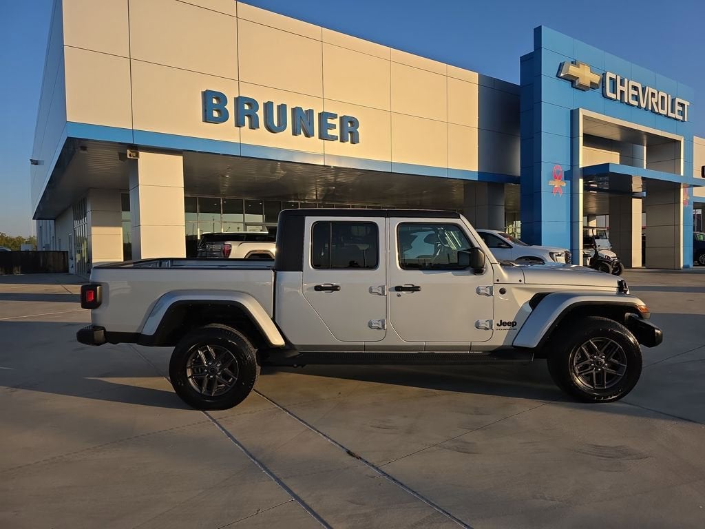 2024 Jeep Gladiator Sport S
