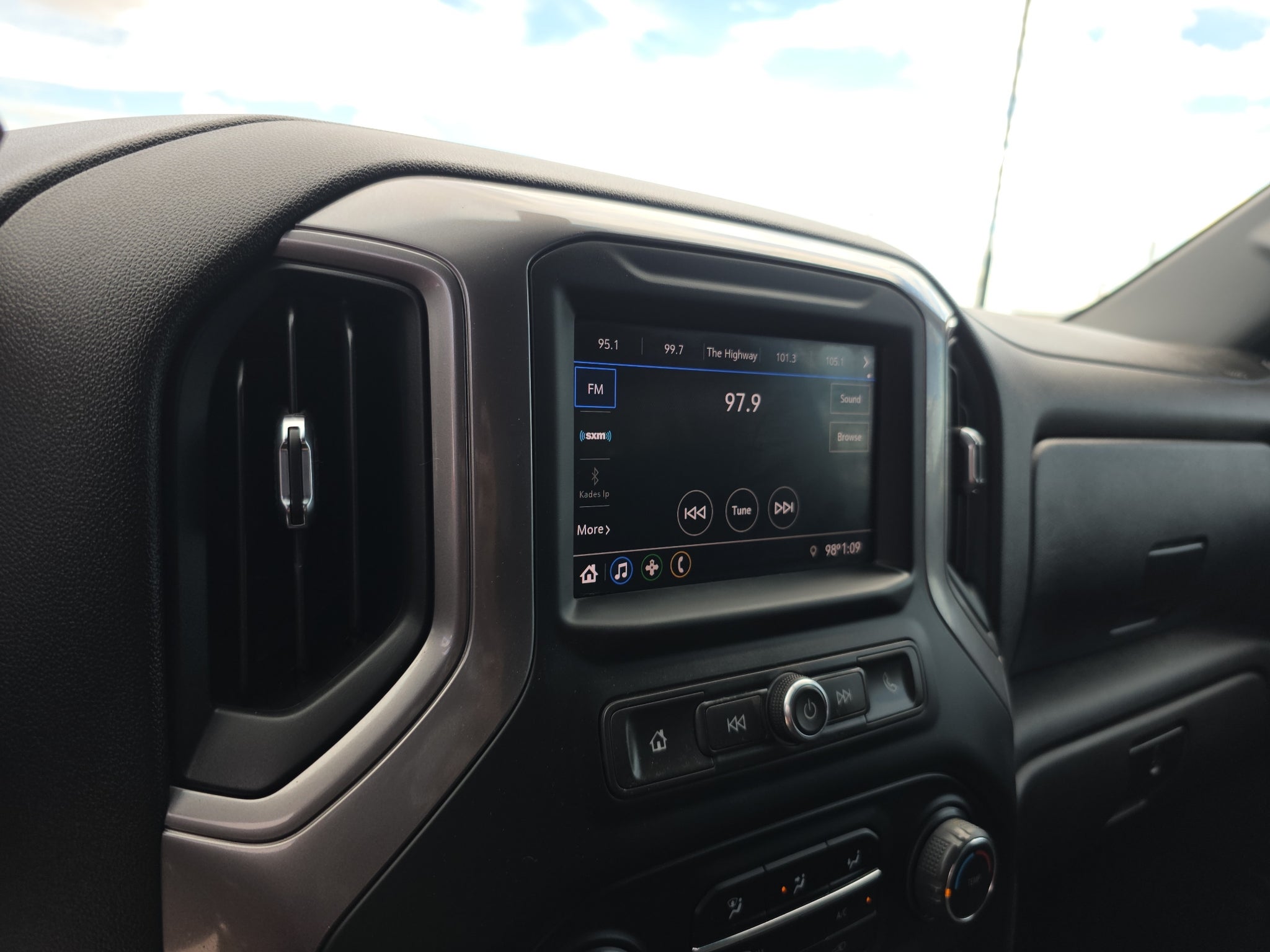 2022 Chevrolet Silverado Custom