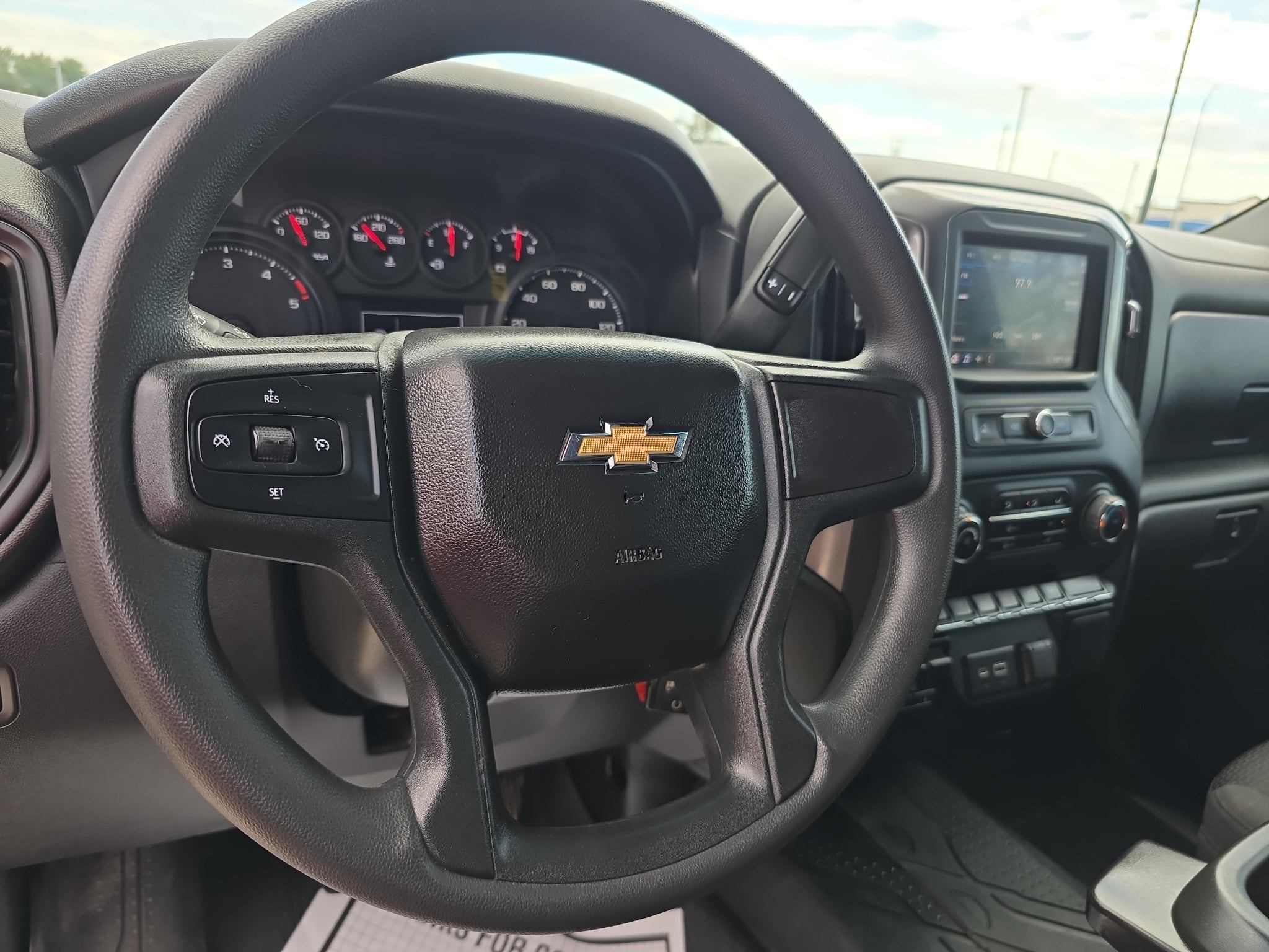 2022 Chevrolet Silverado Custom