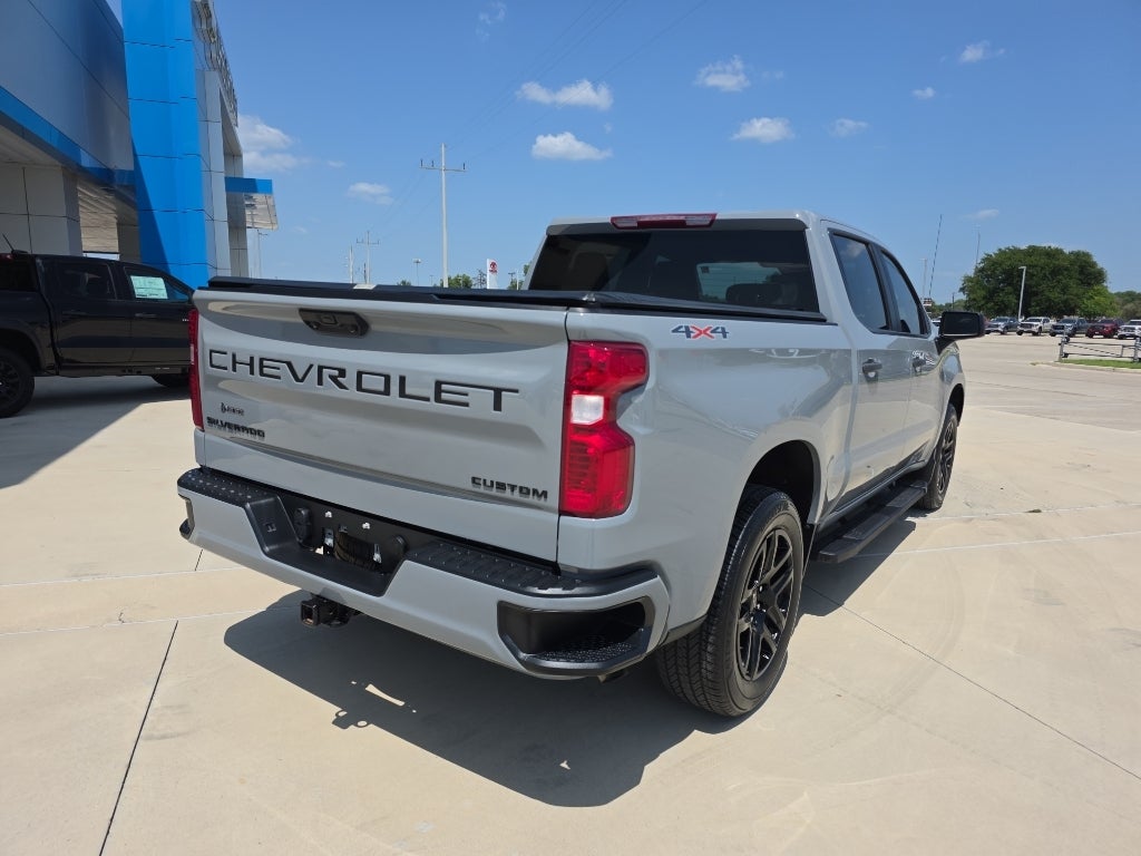 2024 Chevrolet Silverado Custom