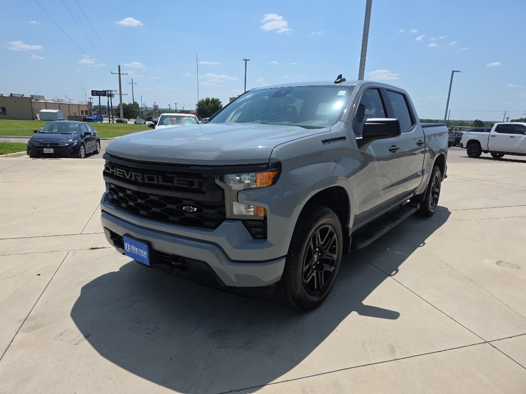 2024 Chevrolet Silverado Custom