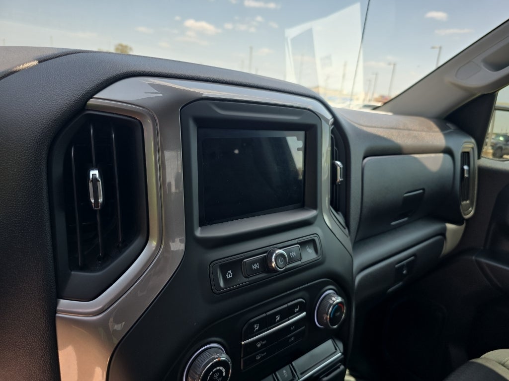 2024 Chevrolet Silverado Custom