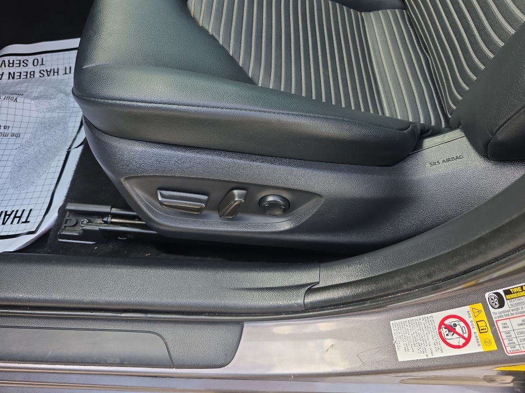 2019 Toyota Camry Hybrid SE