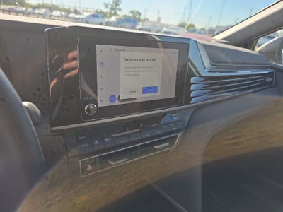 2025 Toyota Camry Hybrid SE