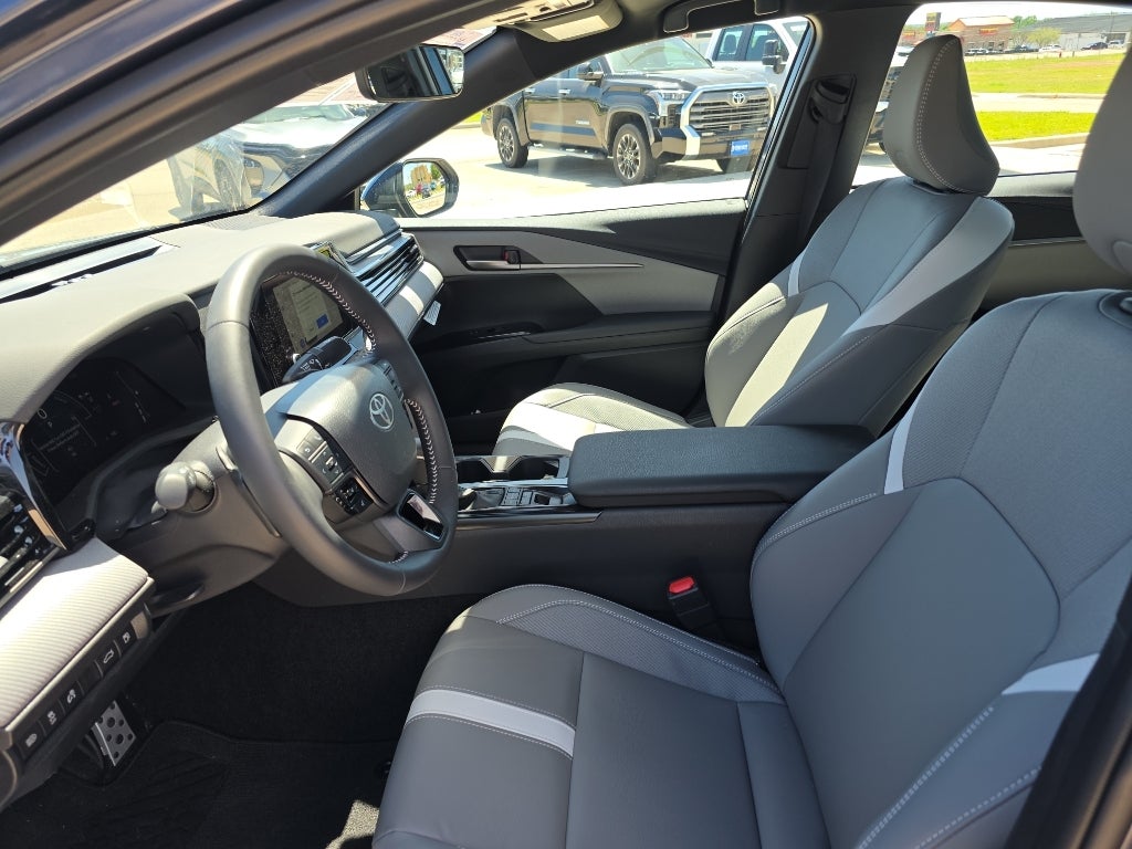 2026 Toyota Camry Hybrid SE