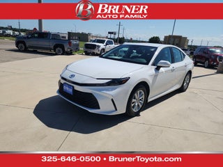 2025 Toyota Camry Hybrid LE