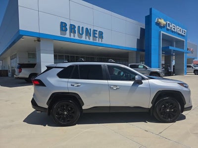 2024 Toyota RAV4 Hybrid SE