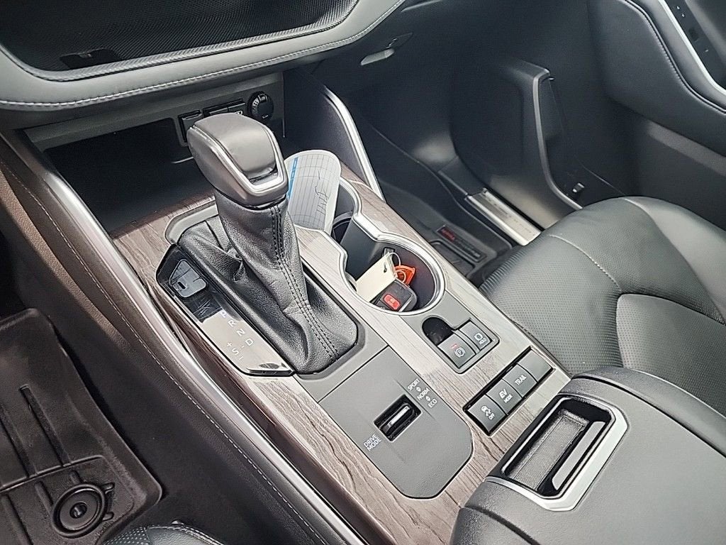 2021 Toyota Highlander Hybrid Platinum