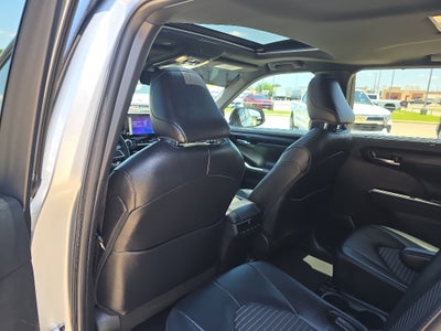 2024 Toyota Highlander Base