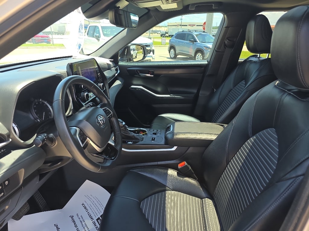 2024 Toyota Highlander Base