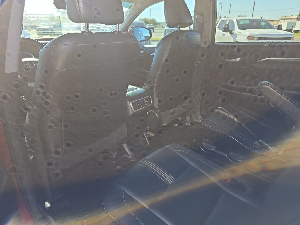 2017 Toyota Highlander SE