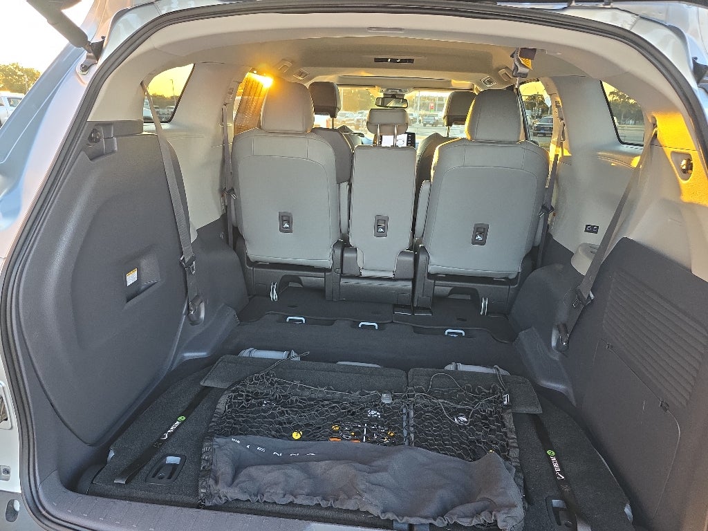 2022 Toyota Sienna XLE