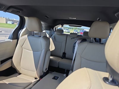 2023 Toyota Sienna XLE