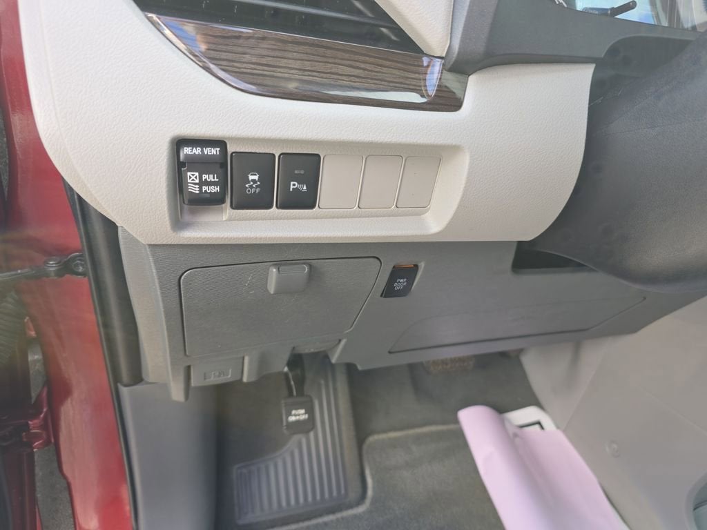2020 Toyota Sienna Base