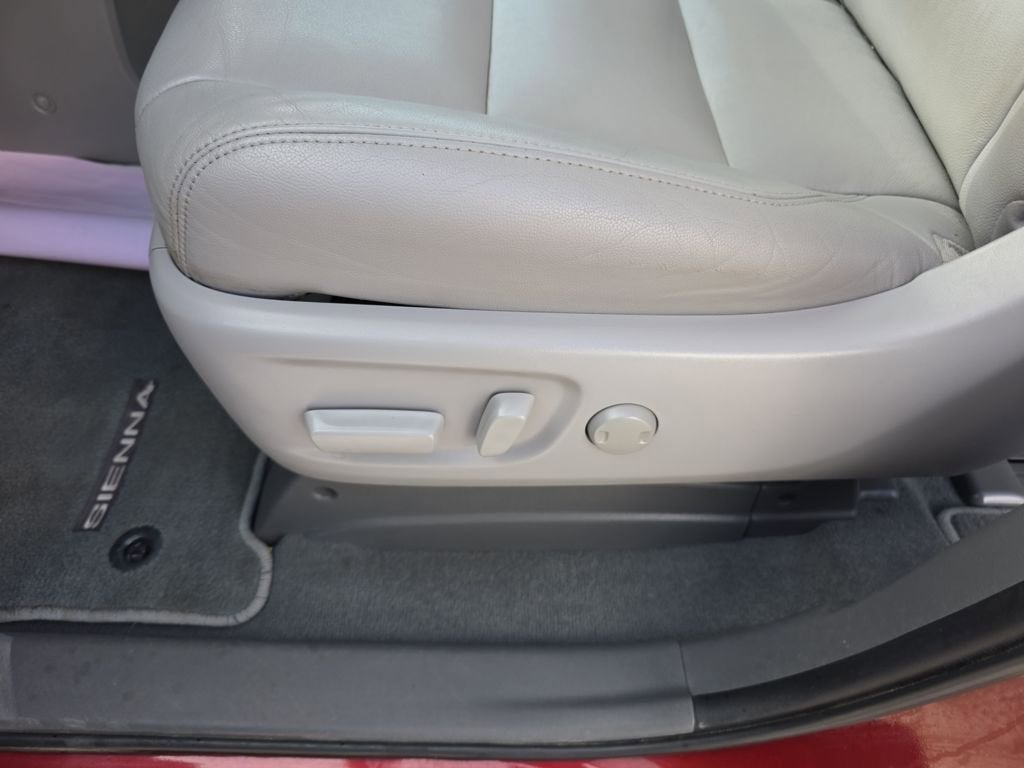 2020 Toyota Sienna Base