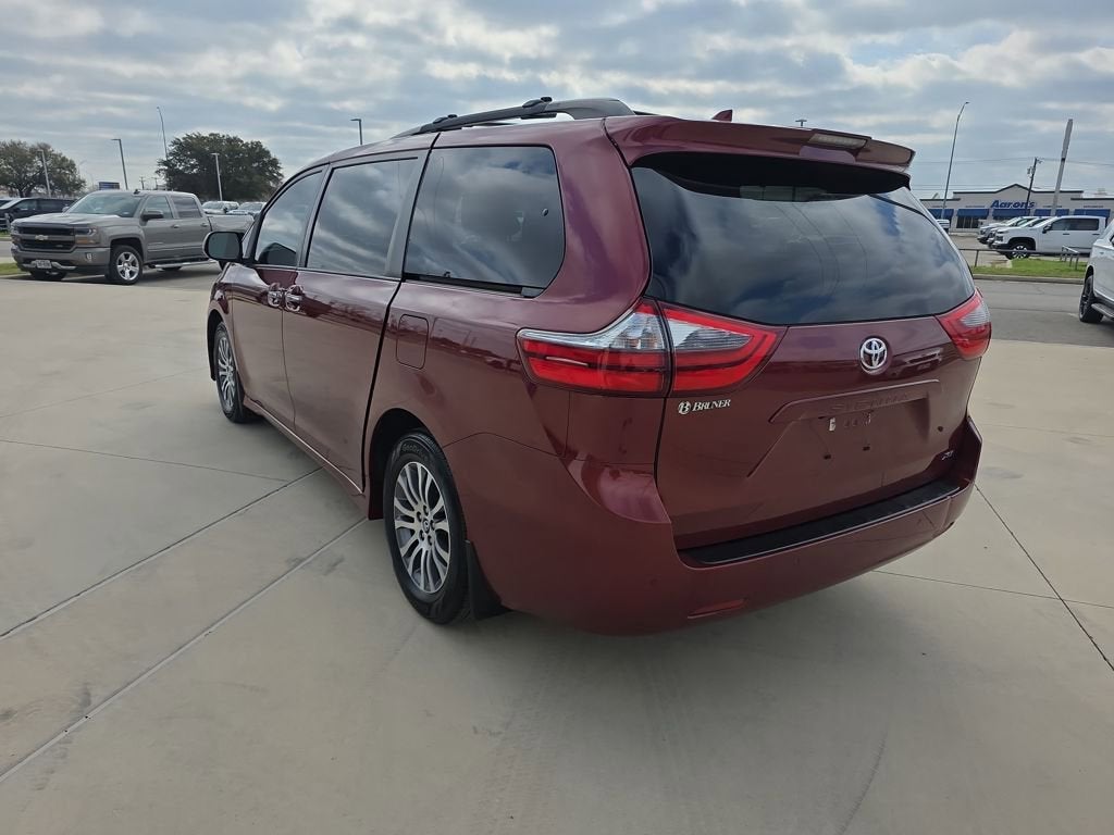 2020 Toyota Sienna Base