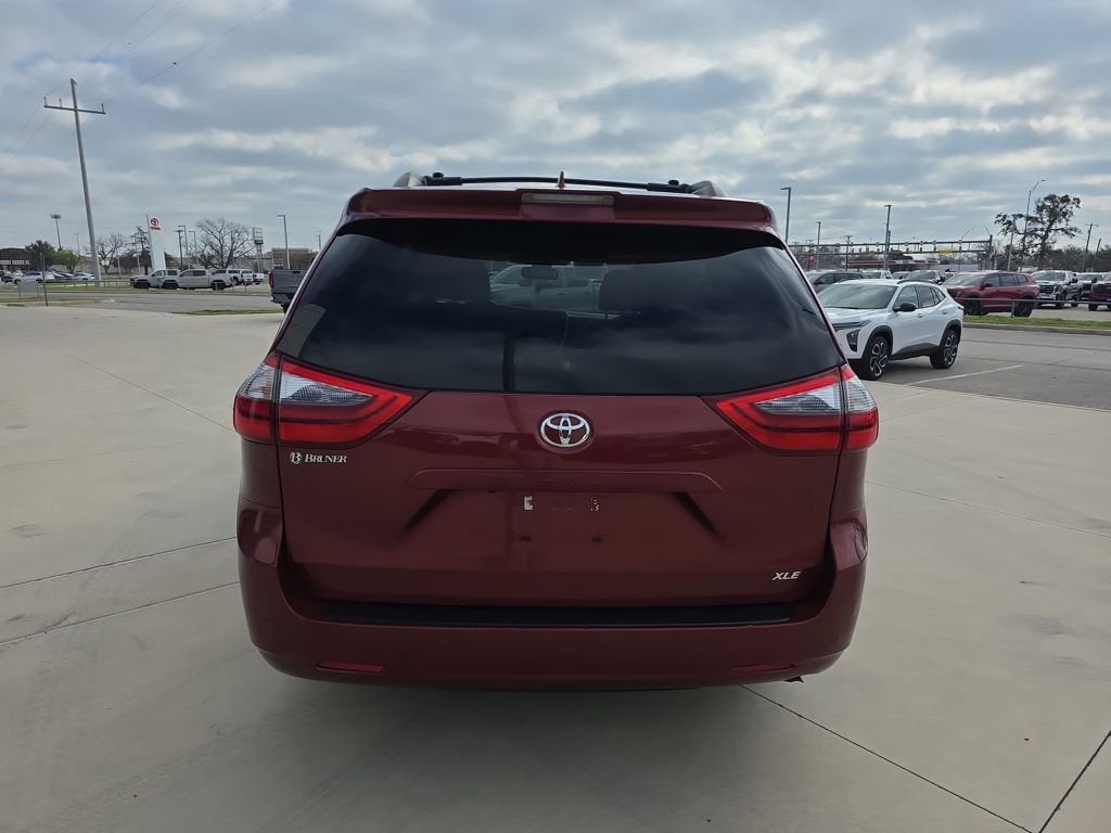 2020 Toyota Sienna Base