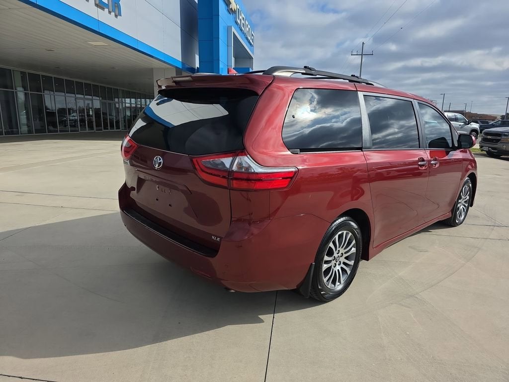 2020 Toyota Sienna Base