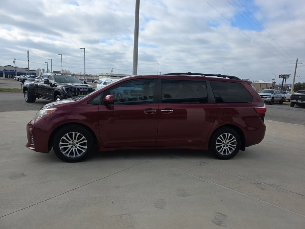 2020 Toyota Sienna Base