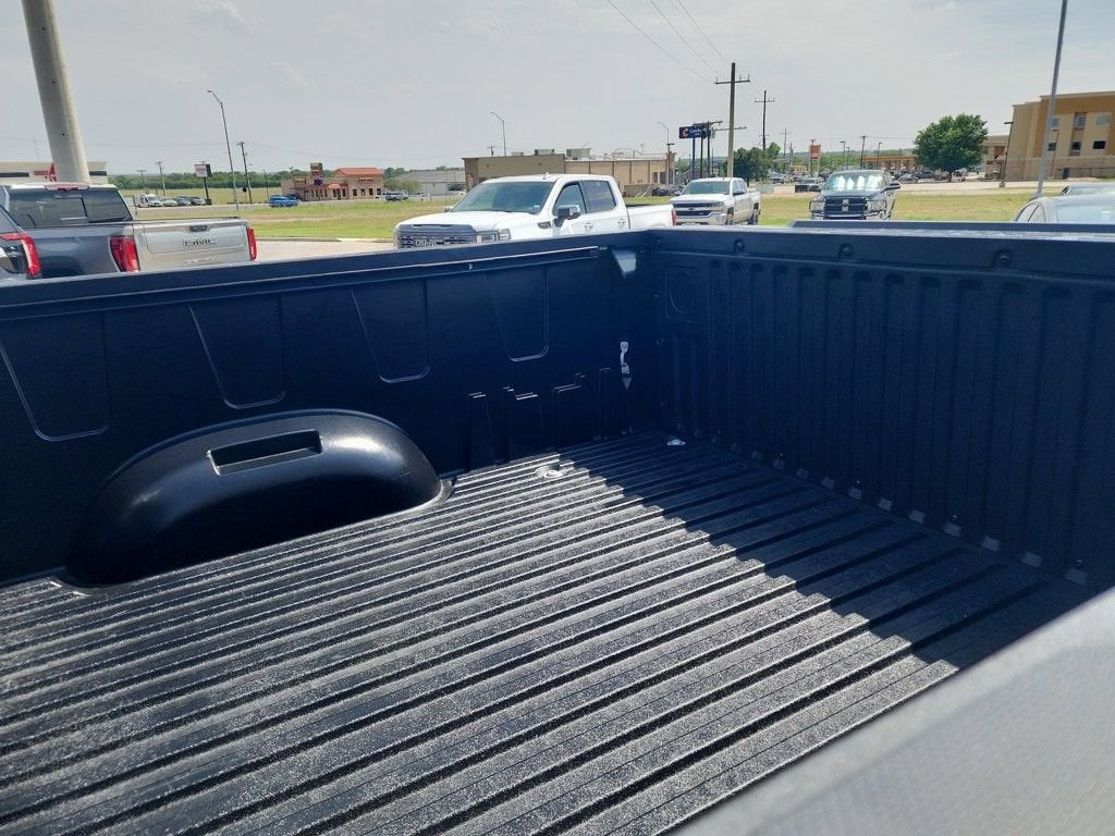 2022 Toyota Tundra 2WD SR5