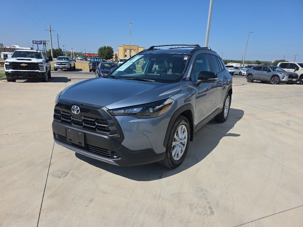 2026 Toyota Corolla Cross LE