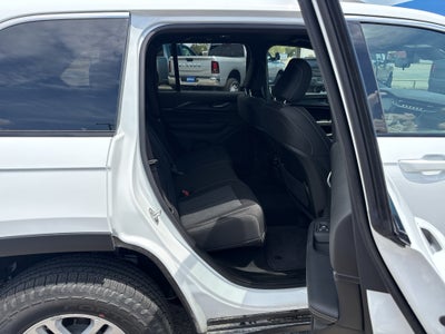 2025 Jeep Grand Cherokee GRAND CHEROKEE LAREDO 4X4