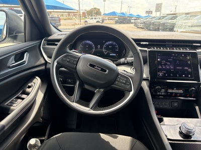 2025 Jeep Grand Cherokee GRAND CHEROKEE LAREDO 4X4