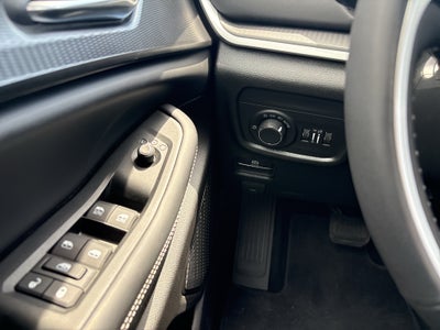 2025 Jeep Grand Cherokee GRAND CHEROKEE LAREDO 4X4
