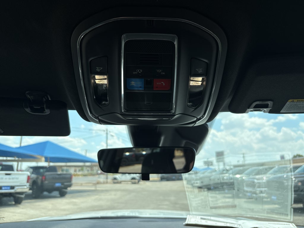 2025 Jeep Grand Cherokee GRAND CHEROKEE LAREDO 4X4
