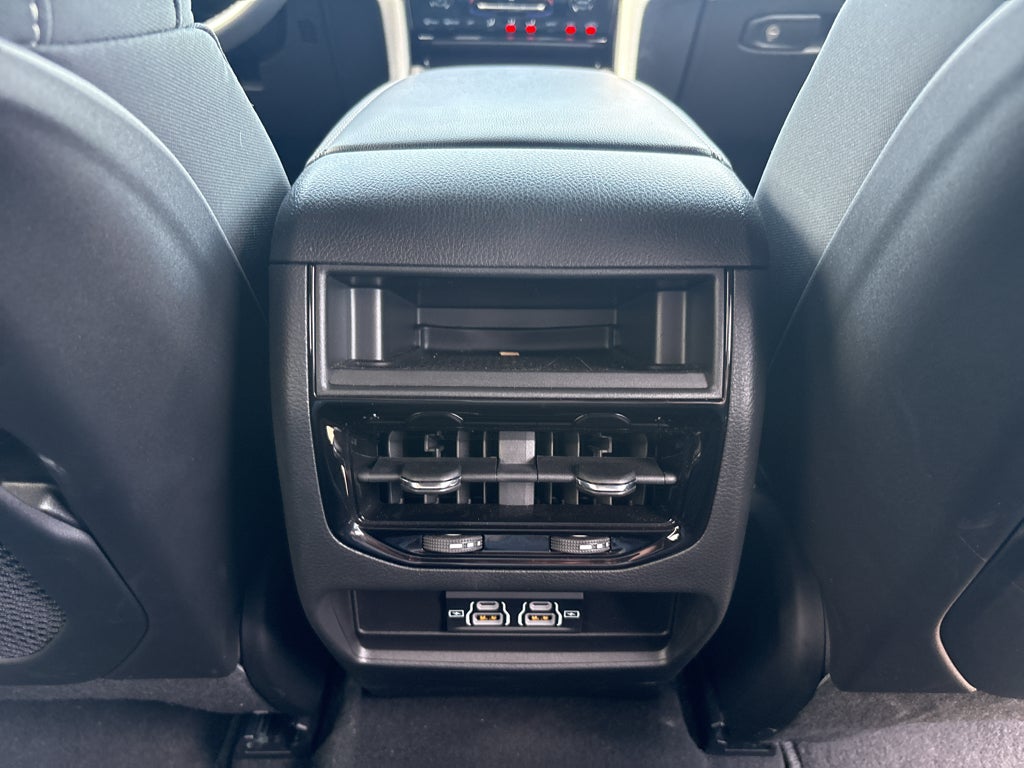 2025 Jeep Grand Cherokee GRAND CHEROKEE LAREDO 4X4