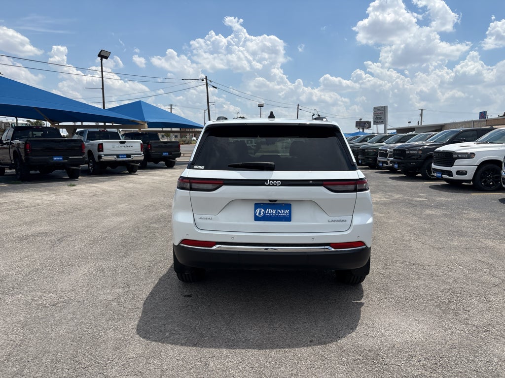 2025 Jeep Grand Cherokee GRAND CHEROKEE LAREDO 4X4