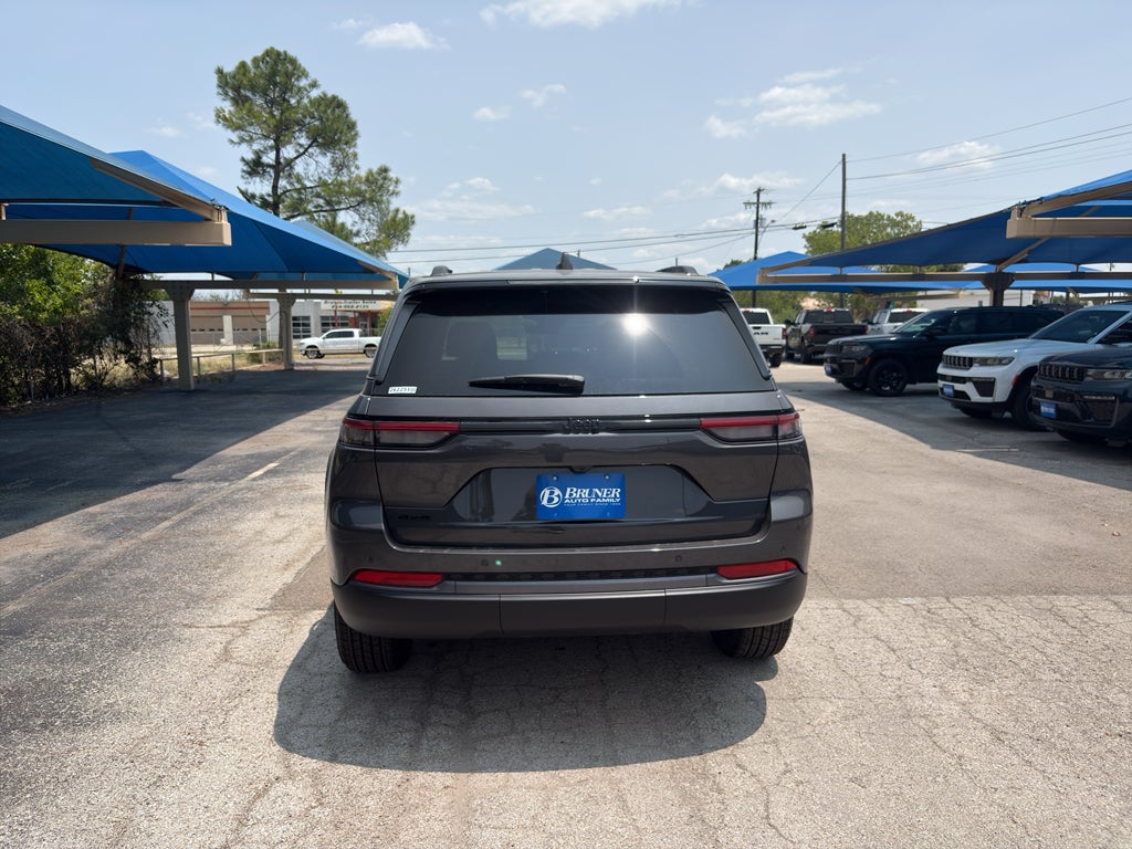 2026 Jeep Grand Cherokee GRAND CHEROKEE LAREDO ALTITUDE 4X4