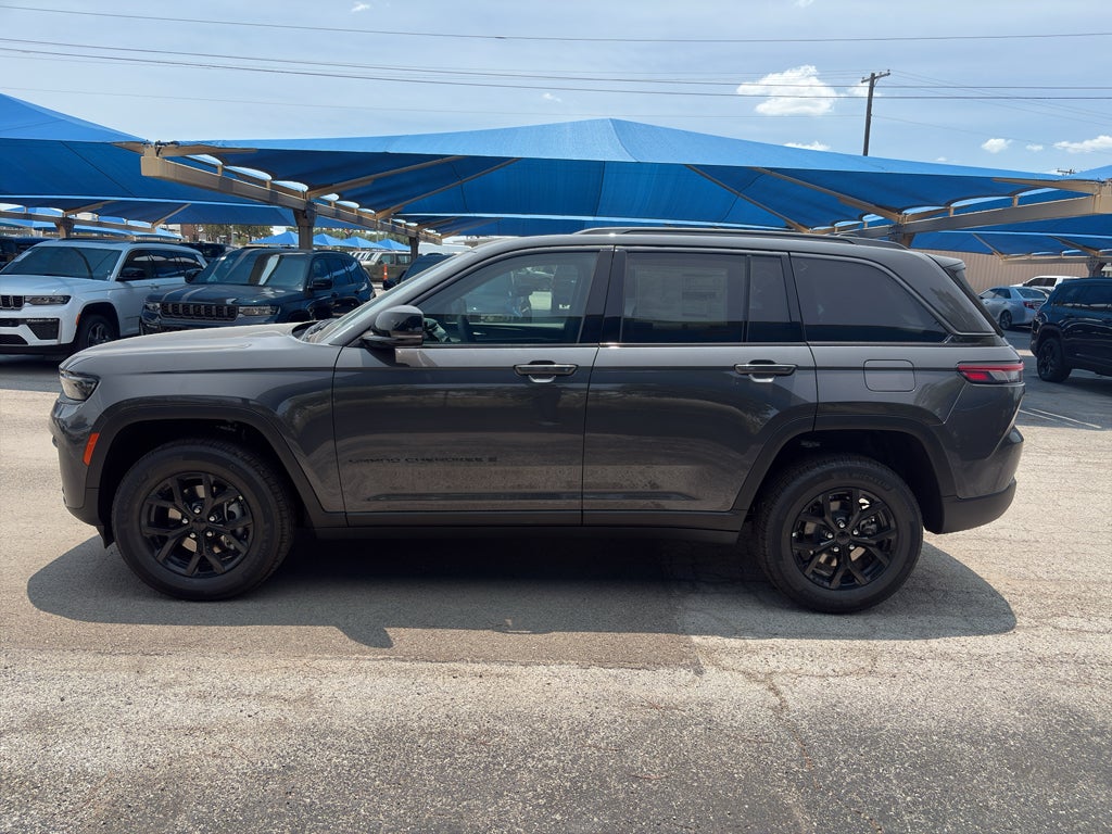 2026 Jeep Grand Cherokee GRAND CHEROKEE LAREDO ALTITUDE 4X4