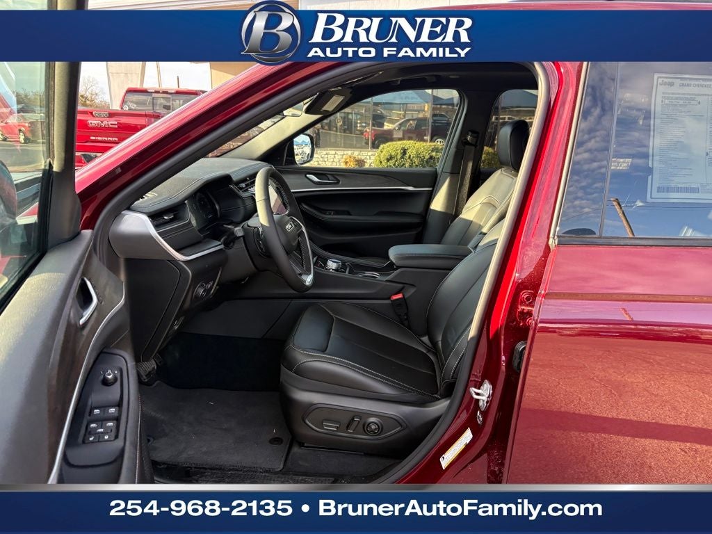 2025 Jeep Grand Cherokee GRAND CHEROKEE LIMITED 4X4