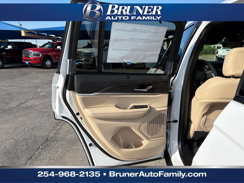 2025 Jeep Grand Cherokee GRAND CHEROKEE LIMITED 4X4