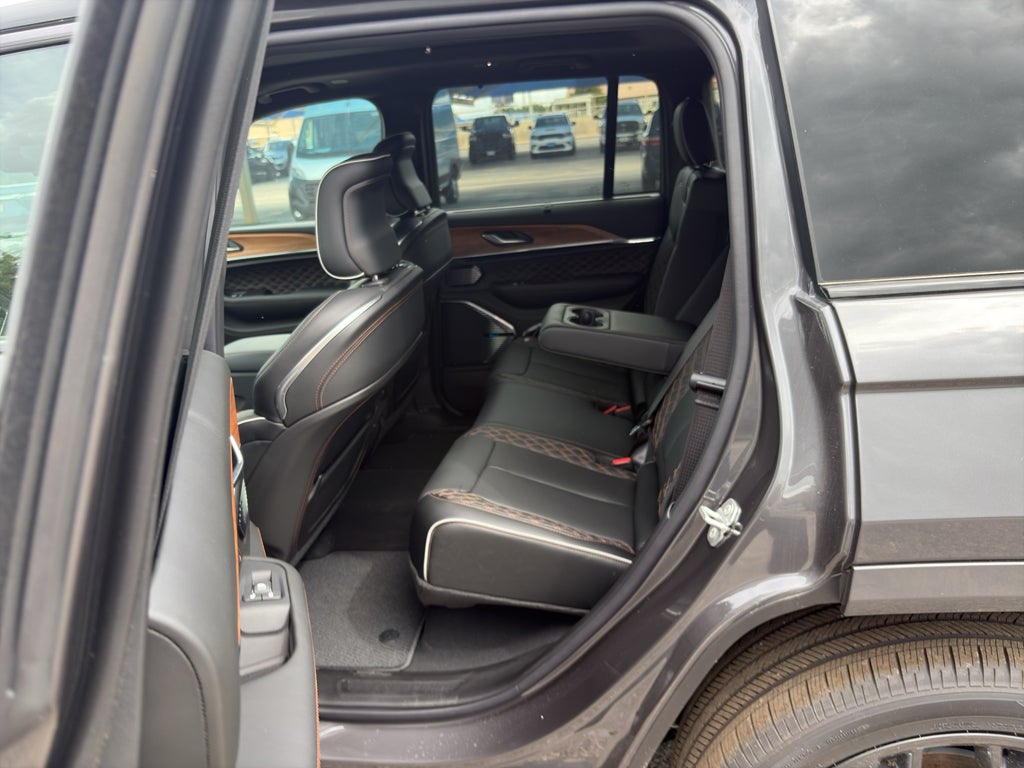 2026 Jeep Grand Cherokee GRAND CHEROKEE SUMMIT 4X4