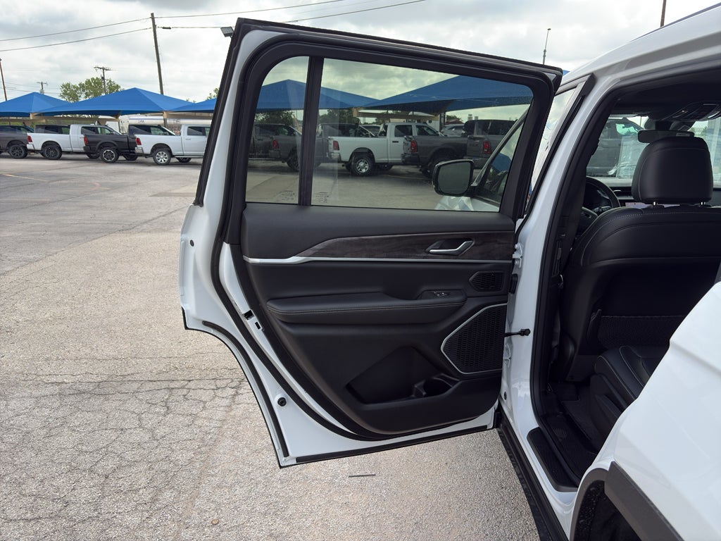 2026 Jeep Grand Cherokee GRAND CHEROKEE L LIMITED 4X2