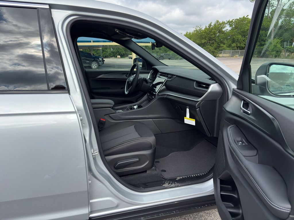 2026 Jeep Grand Cherokee GRAND CHEROKEE L LAREDO 4X4