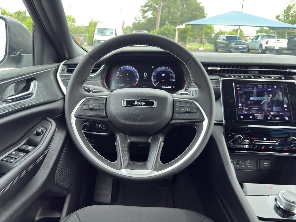 2026 Jeep Grand Cherokee GRAND CHEROKEE L LAREDO 4X4