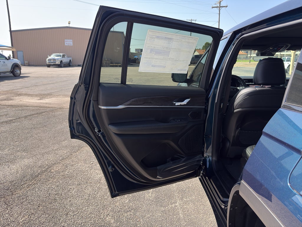 2026 Jeep Grand Cherokee GRAND CHEROKEE L LIMITED 4X4