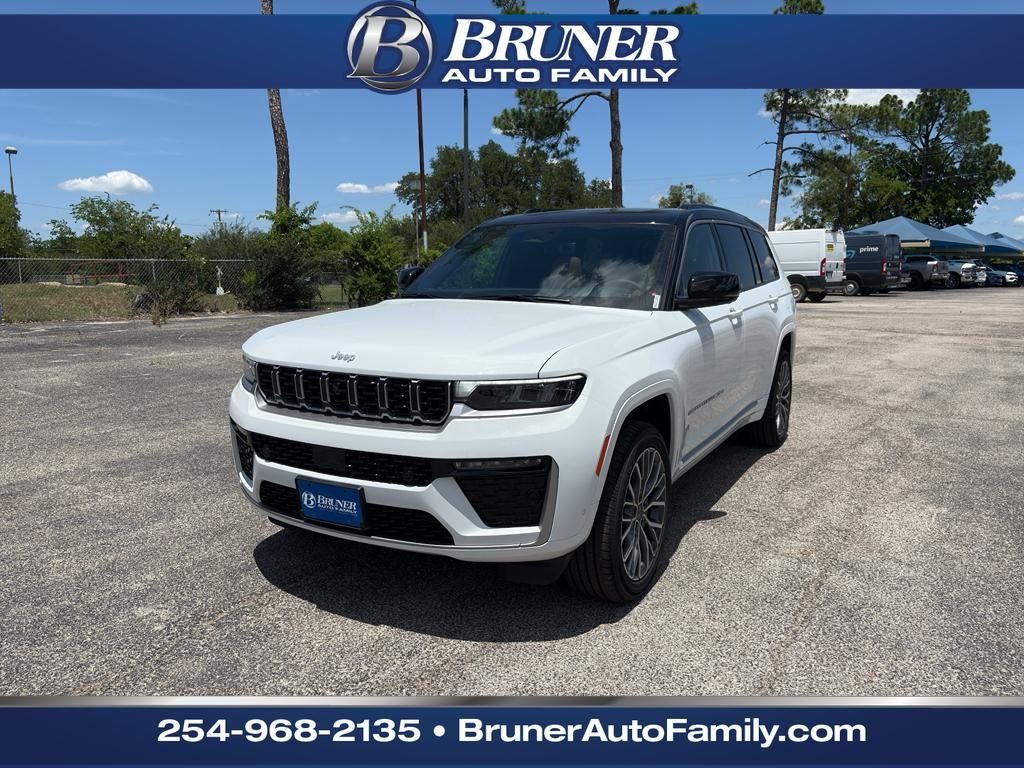 2026 Jeep Grand Cherokee L Summit 4x4's photo