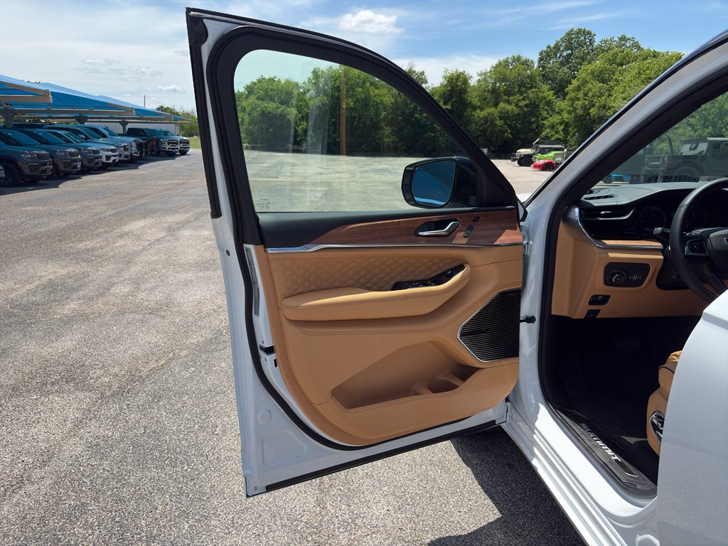 2026 Jeep Grand Cherokee GRAND CHEROKEE L SUMMIT 4X4