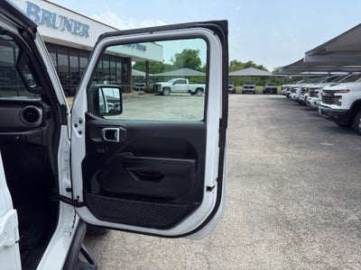 2021 Jeep Gladiator Willys 4x4