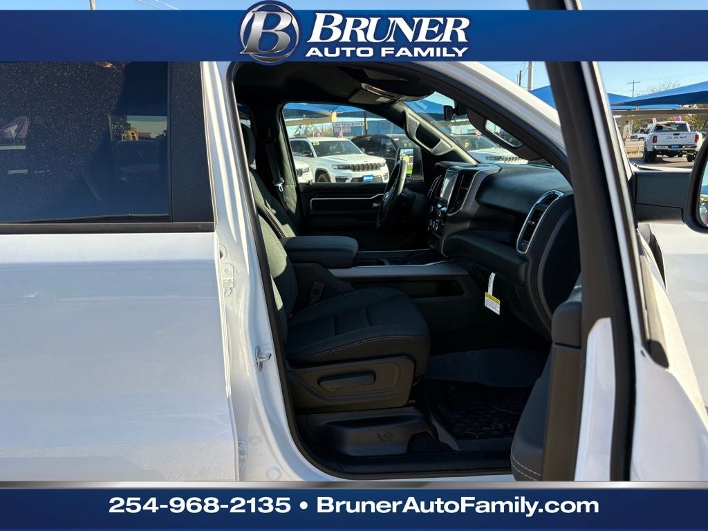 2025 RAM Ram 1500 RAM 1500 LONE STAR CREW CAB 4X2 5'7' BOX