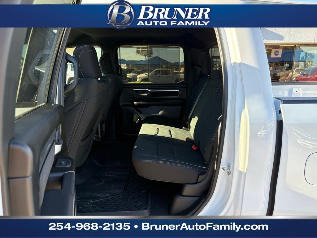 2025 RAM Ram 1500 RAM 1500 LONE STAR CREW CAB 4X2 5'7' BOX