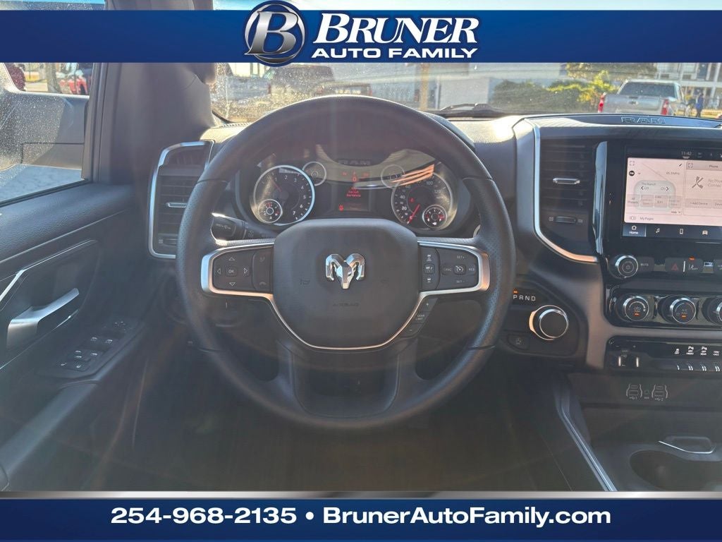 2025 RAM Ram 1500 RAM 1500 LONE STAR CREW CAB 4X2 5'7' BOX