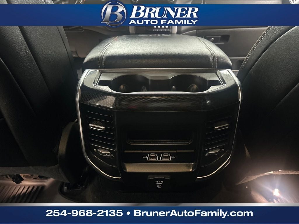 2022 RAM 1500 Laramie Crew Cab 4x2 5'7' Box