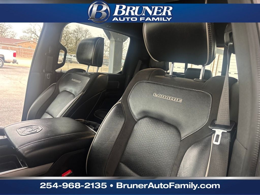 2022 RAM 1500 Laramie Crew Cab 4x2 5'7' Box