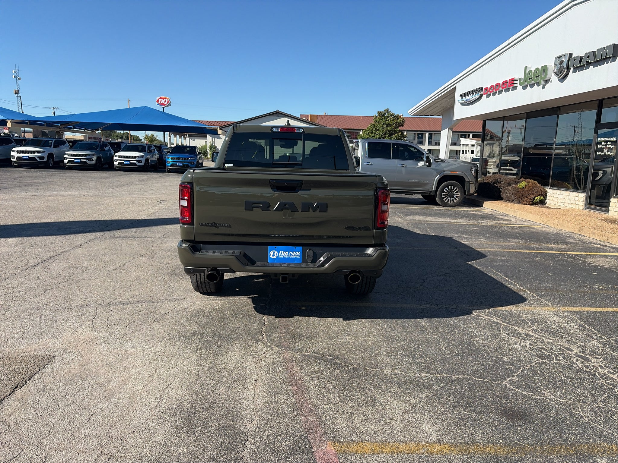 2027 RAM Ram 1500 RAM 1500 LONE STAR CREW CAB 4X4 5'7' BOX