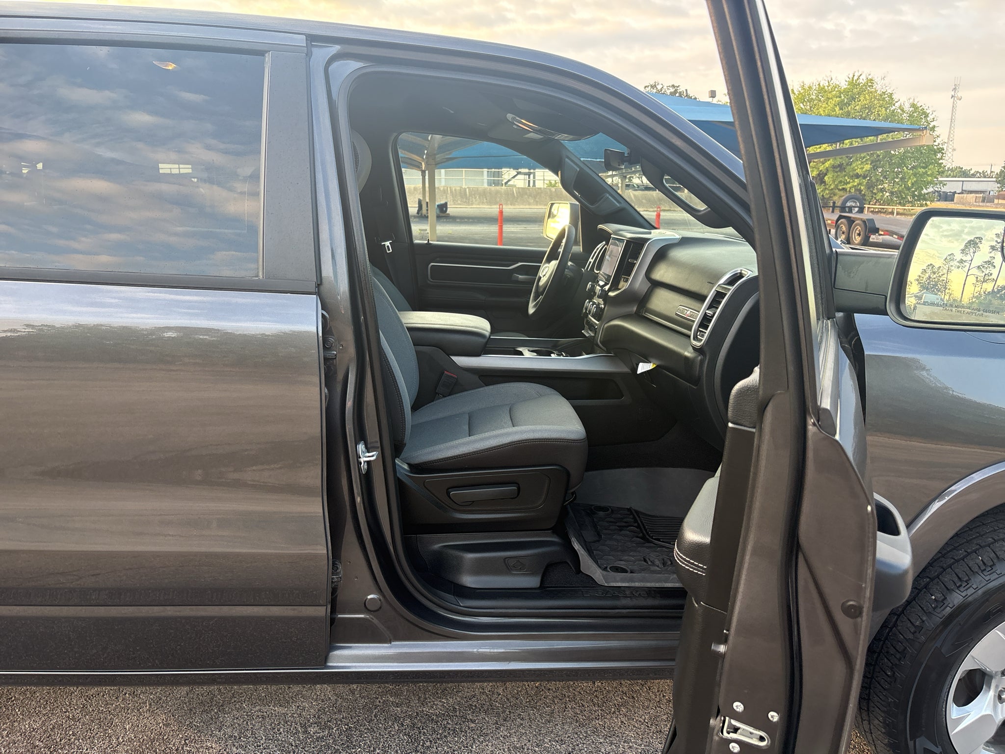 2025 RAM 1500 Lone Star Crew Cab 4x4 5'7' Box
